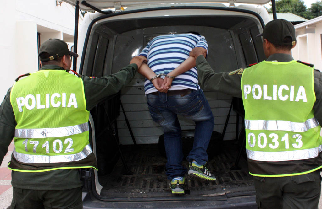Photo of Capturan a profesor con contenido sexual de una estudiante de 12 años