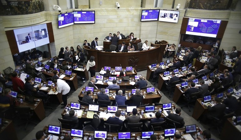 Photo of Senado dice sí al transfuguismo: polémico proyecto fue aprobado en primer debate