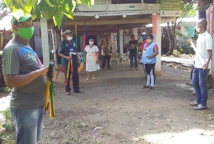Photo of Indígenas de La Apartada advierten que castigarán con el cepo a quienes incumplan el aislamiento social