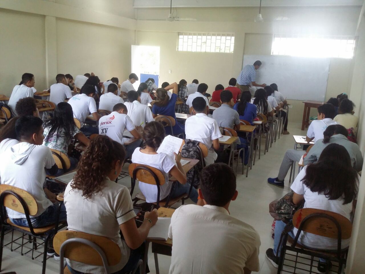 Photo of Gobierno analizará retorno de colegios y universidades: Duque