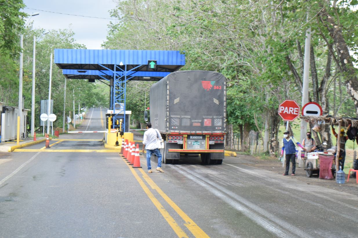 Photo of Congresista propone que distancia mínima entre peajes sea de 150 kilómetros