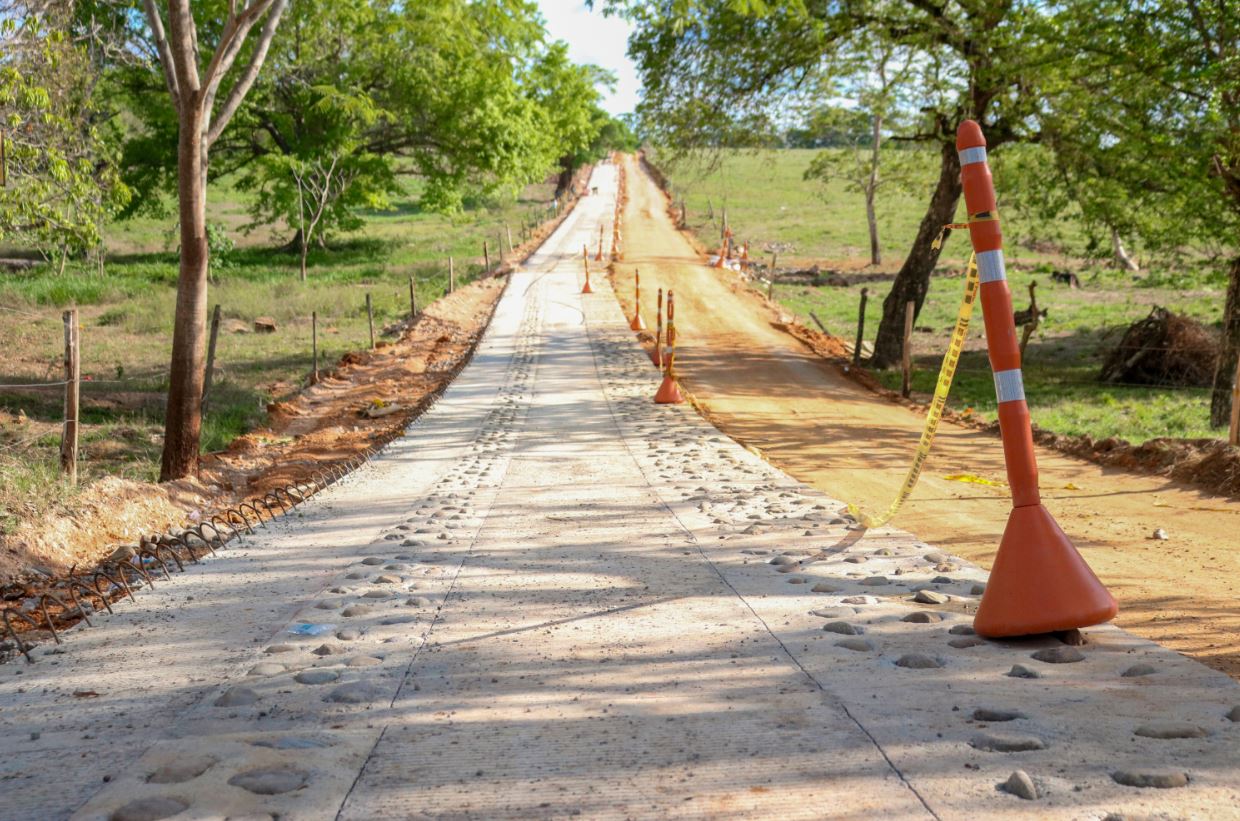 Photo of Aprueban recursos de regalías para la construcción de dos tramos de placa huellas en Buenavista