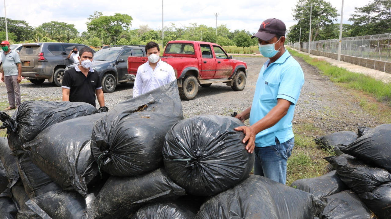 Photo of Adelantan entrega de silo a productores cordobeses afectados por la sequía y la Covid-19