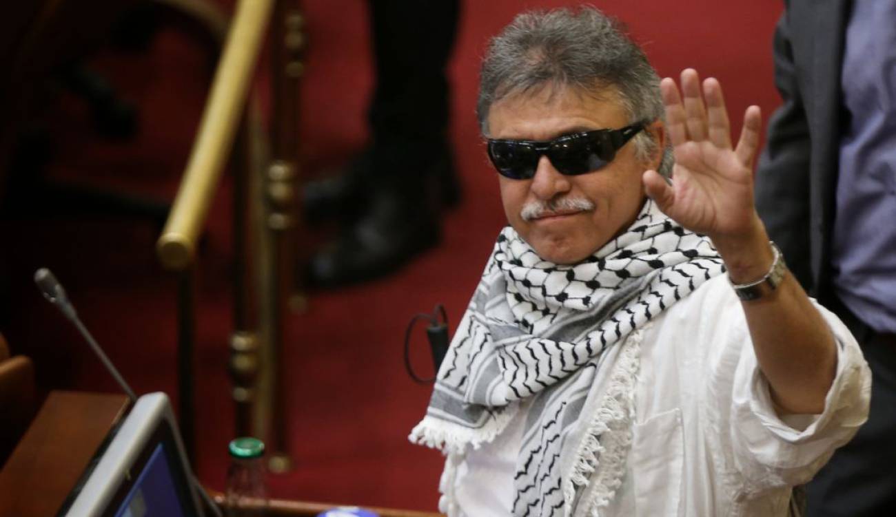 Photo of Procuraduría destituyó e inhabilitó a Jesús Santrich por retomar las armas
