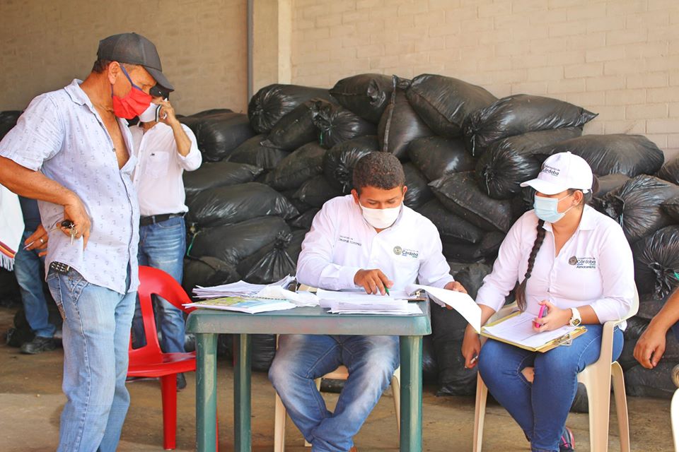 Photo of Entregan silo a pequeños ganaderos de Montelíbano, Ayapel y La Apartada