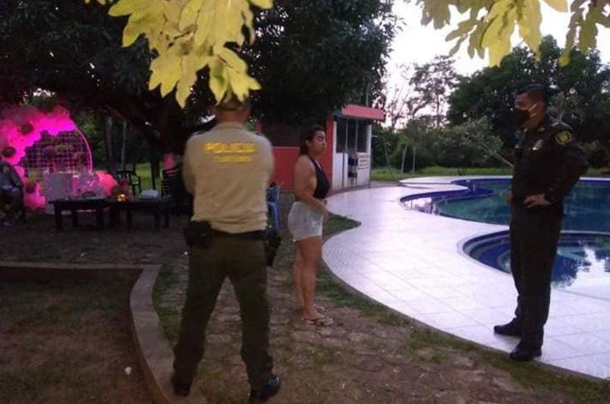 Photo of Sellan establecimiento en Montelíbano donde realizaban una fiesta en pleno toque de queda