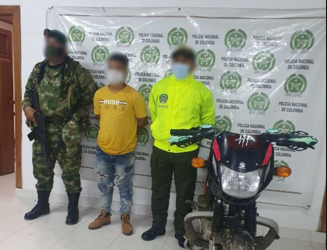 Photo of Policía y Ejército capturaron a alias ‘Piolín’ en zona rural de San José de Uré