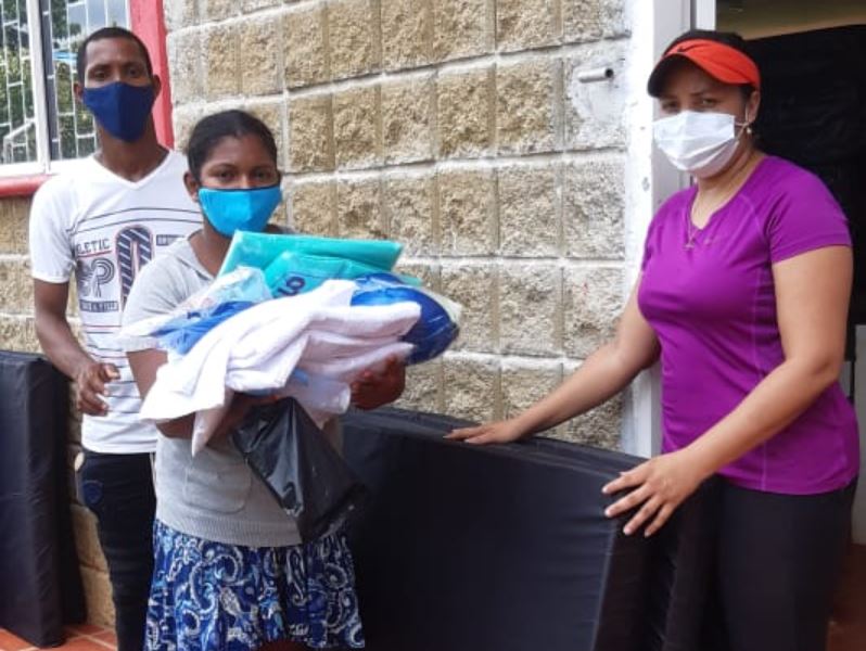 Photo of Entregan nuevas ayudas a familias desplazadas en Uré