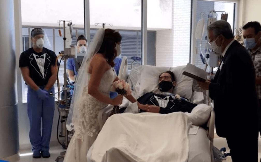 Photo of Paciente con covid-19 se casó con su novia en la UCI