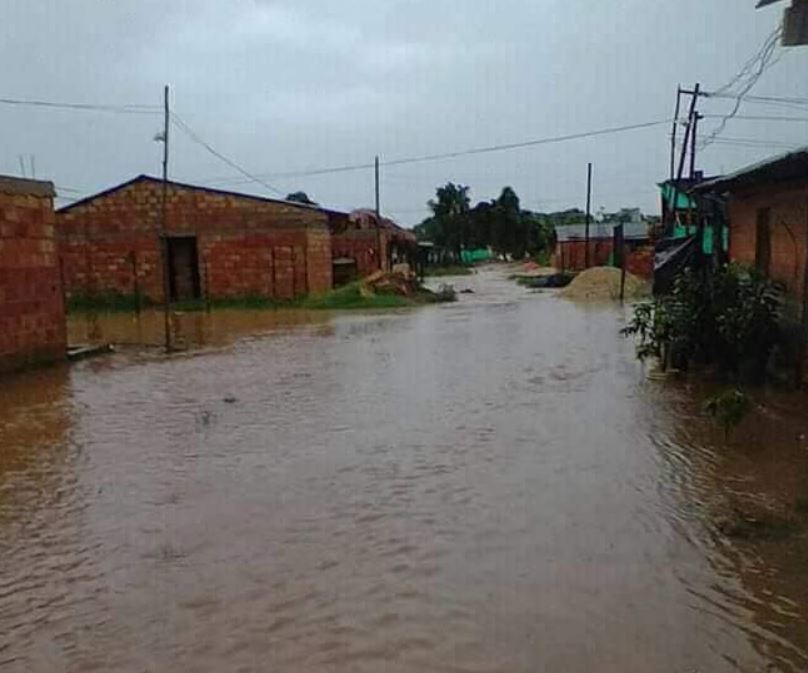 Photo of Fuerte aguacero inundó barrios en Ayapel
