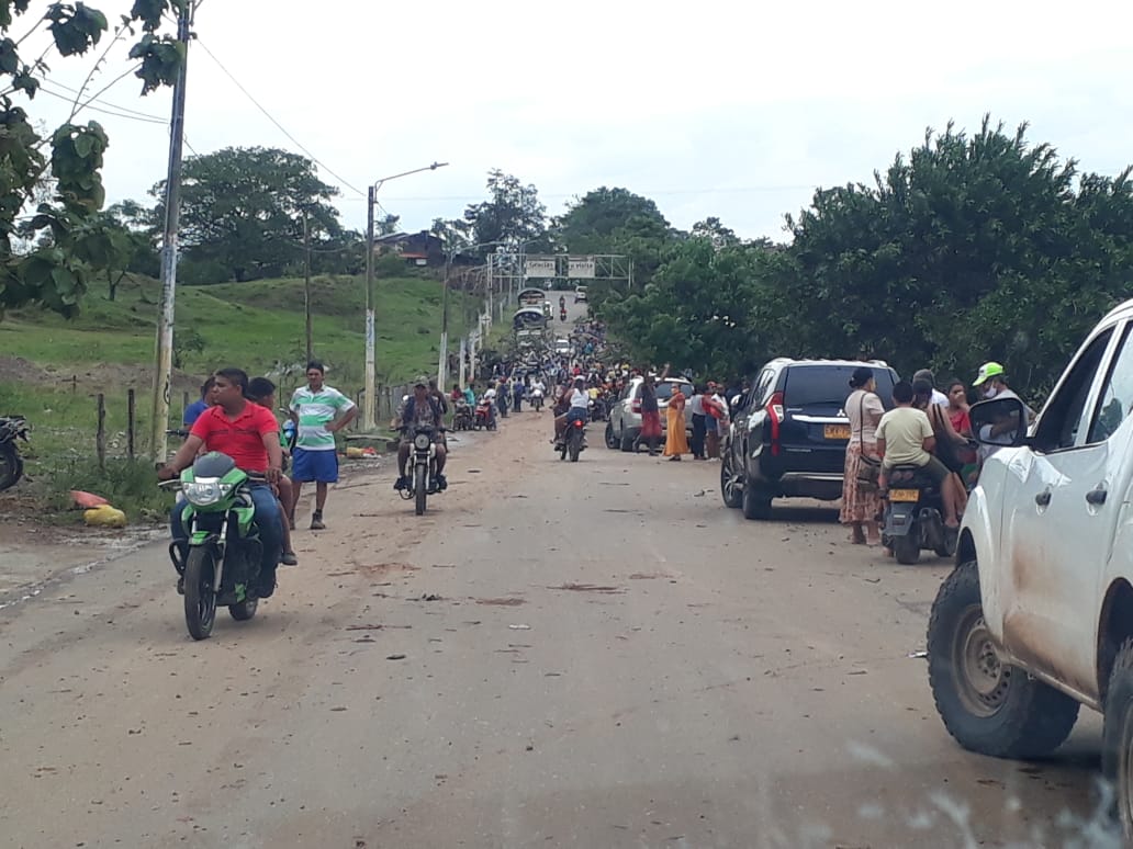 Photo of Bloquearon vía de acceso a Puerto Libertador para exigir ayudas humanitarias