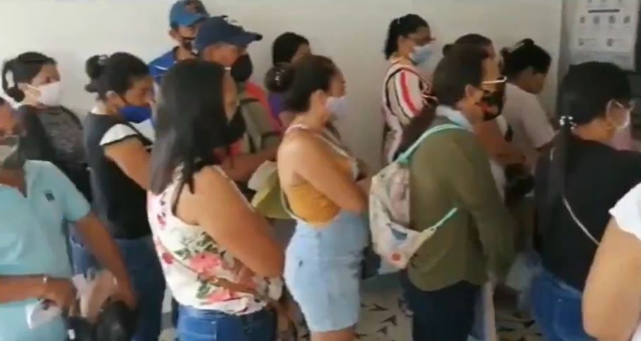 Photo of Vídeo | En sede de la IPS Promosalud en Planeta Rica se olvidaron del distanciamiento responsable