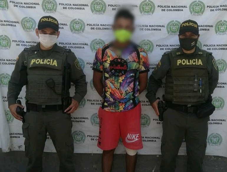 Photo of Le dieron casa por cárcel y lo sorprendieron en una calle de Montelíbano