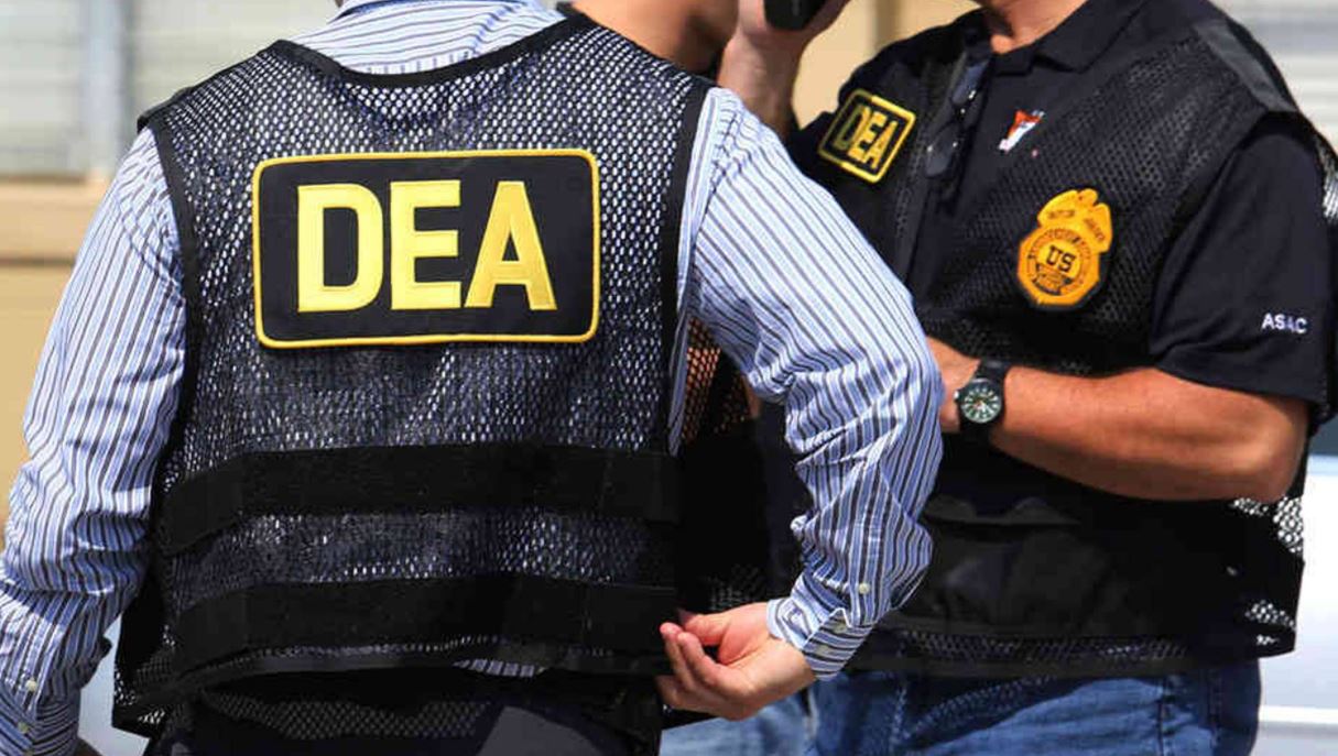 Photo of En operativo de la DEA capturan a abogado en Montería