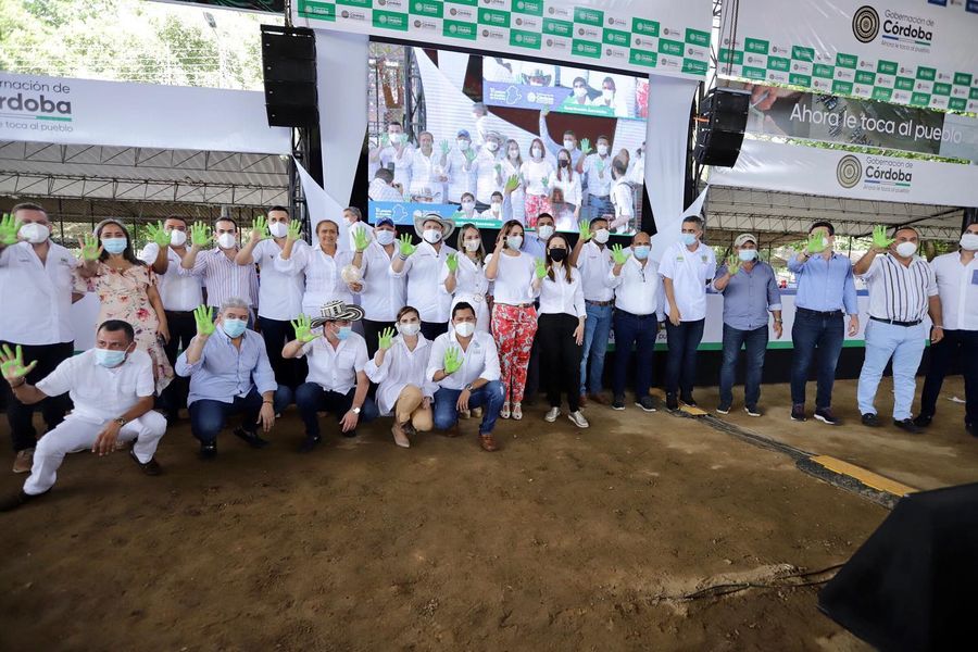 Photo of Firman pacto por los niños, niñas y adolescentes cordobeses