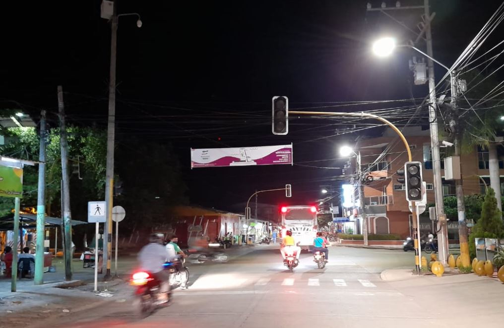 Photo of Aumenta riesgo de accidentes por semáforos dañados en Montelíbano