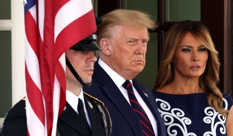 Photo of Donald Trump y la primera dama Melania Trump dan positivo para coronavirus