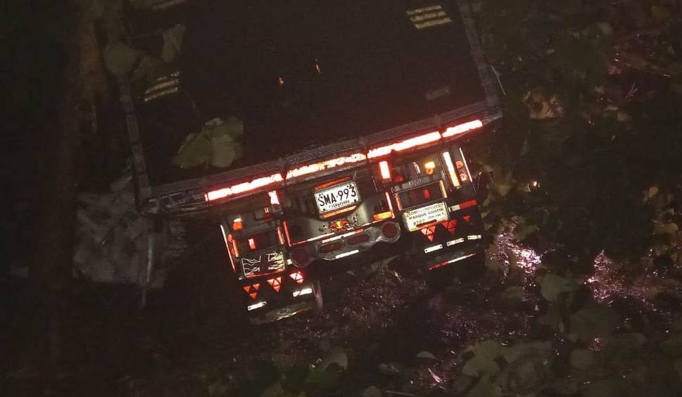 Photo of Chófer de un camión murió al estrellarse entre La Apartada y Buenavista