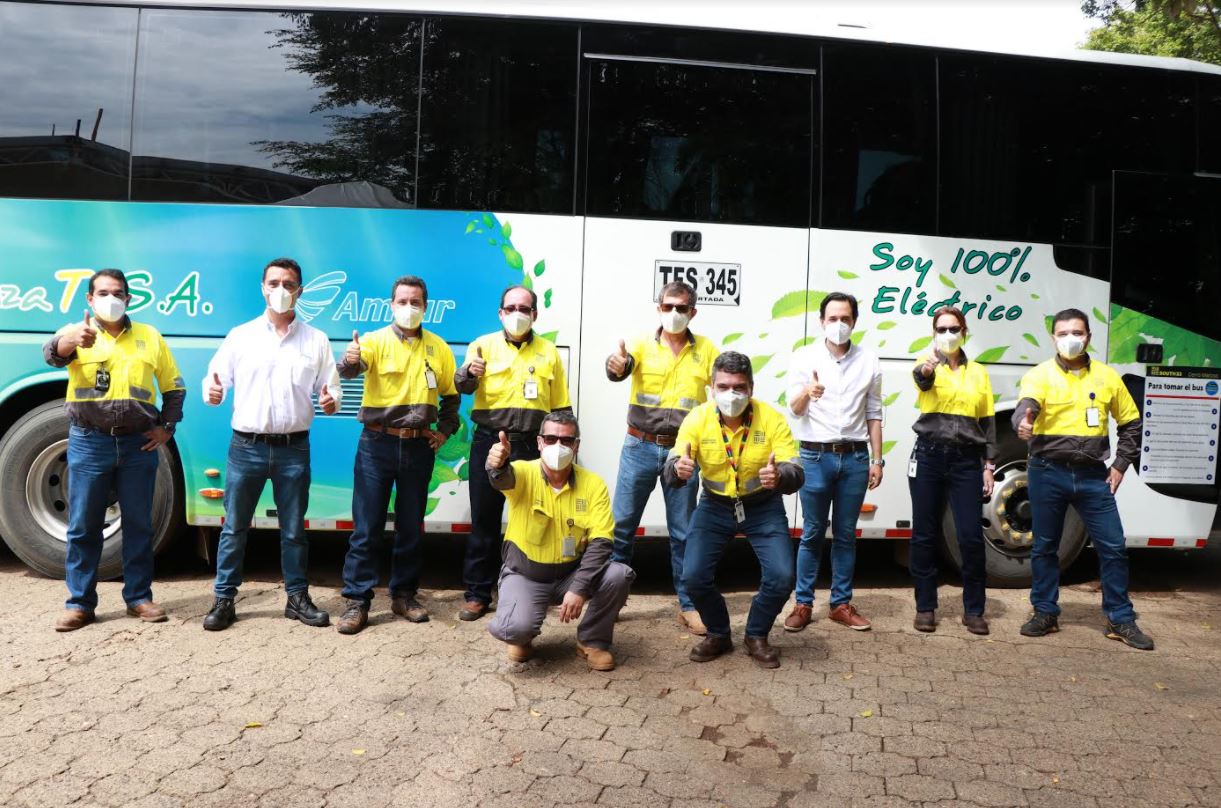 Photo of Con una flota de buses 100% eléctricos, Cerro Matoso es pionera en Colombia en el uso de energías limpias para el transporte de trabajadores