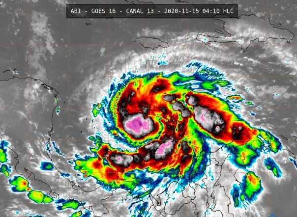 Photo of Iota se convirtió en huracán categoría 1 y continúa fortaleciéndose