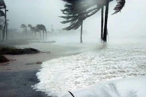 Photo of Iota, convertido en huracán de categoría 4, causa daños en San Andrés y Providencia