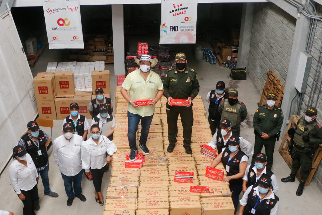 Photo of Decomisan millonario cargamento de cigarrillos de contrabando en Córdoba