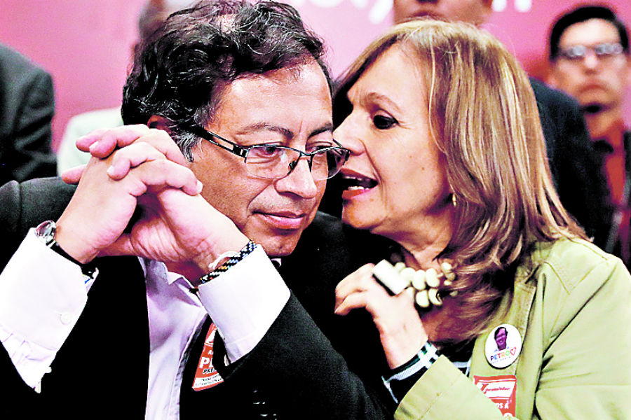 Photo of Ángela María Robledo renuncia a Colombia Humana