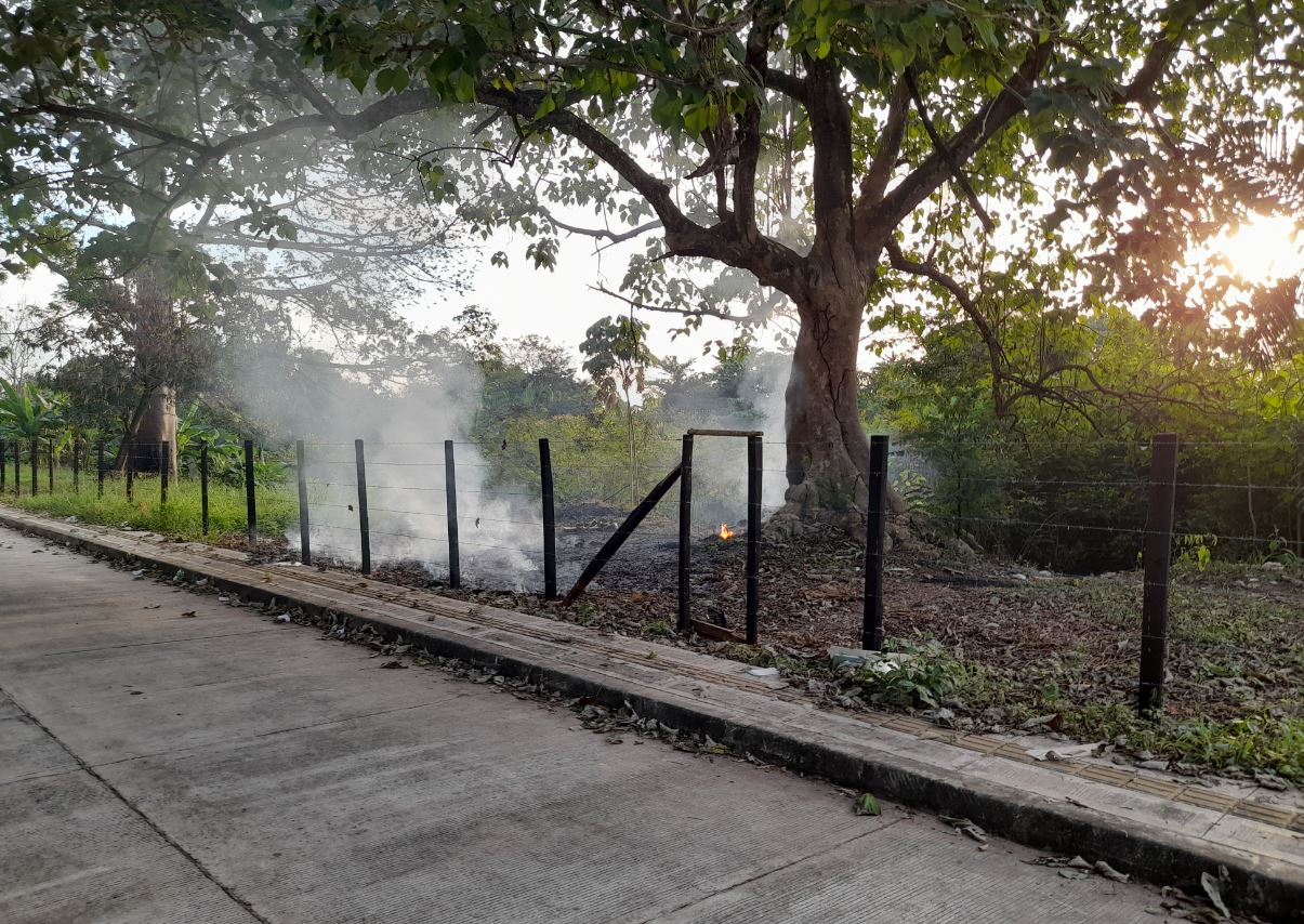 Photo of En vídeo | Siguen quemas en humedales de Montelíbano. Cerramiento no ha sido la solución