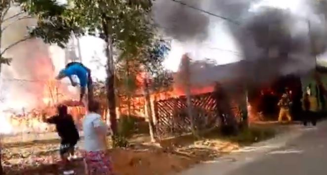 Photo of Incendio consumió un aserradero en Montelíbano