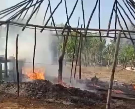 Photo of Fuego arrasó con dos casas en Ayapel