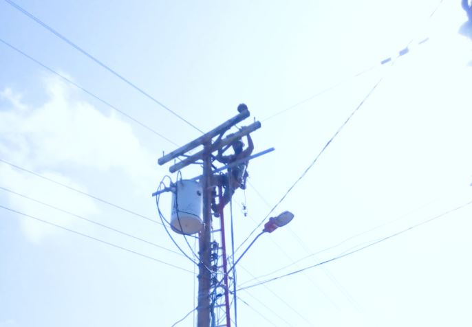 Photo of Este jueves no habrá luz en ocho sectores de Ayapel. Afinia instalará nuevos equipos.