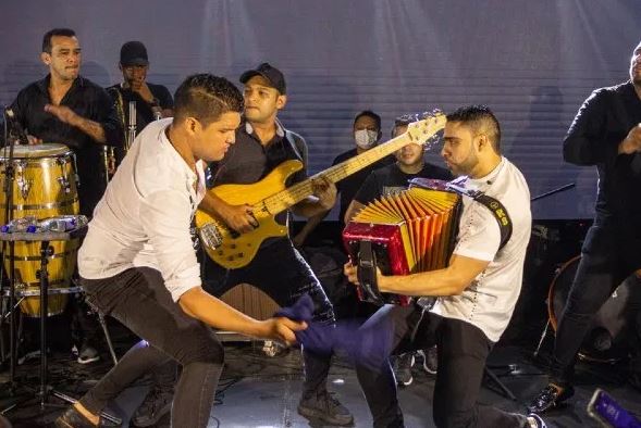 Photo of En vídeo | Elder Dayán y Lucas Dangond, la unión temporal que tiene gozando a los amantes del vallenato