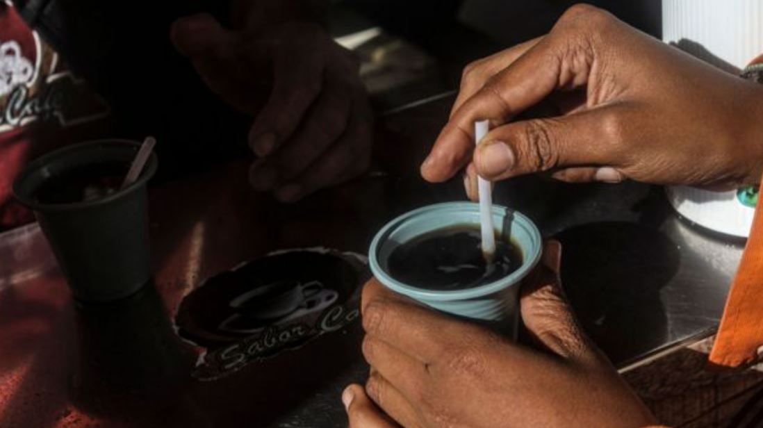 Photo of Chocolate, café y azúcar, entre los productos que podrían ser gravados con IVA del 19%