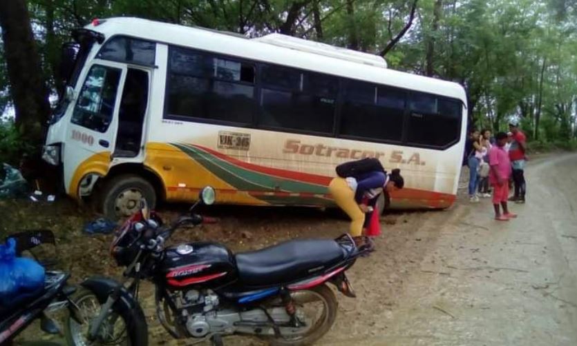 Photo of Imprudencia de conductor de bus sería la causa de un choque en Puerto Libertador