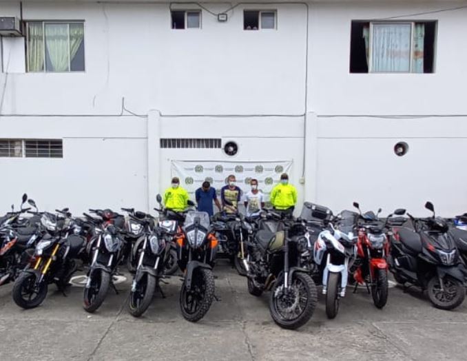 Photo of ¡Los cogieron! Tres detenidos por incendio del Palacio de Justicia en Tuluá