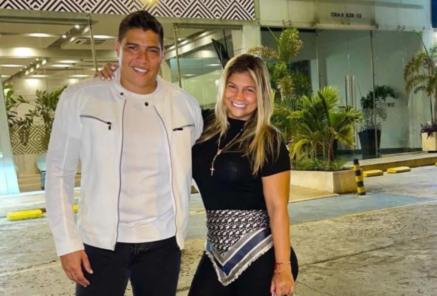 Photo of Polémica por vacunación del cantante vallenato Rafa Pérez y su esposa en Malambo
