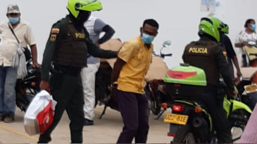 Photo of Capturan a hombre que presuntamente robó en una tienda de La Apartada. Sería de Ayapel