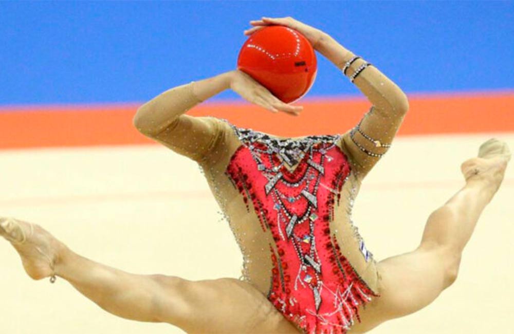 Photo of Increíble imagen de la gimnasta ‘sin cabeza’ asombra