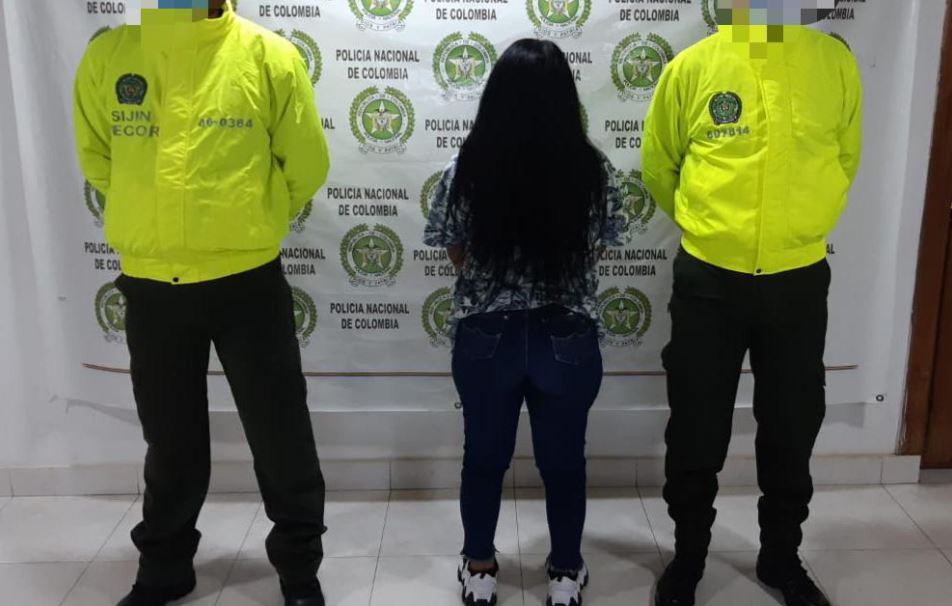Photo of Capturan a mujer en Montelíbano por el delito de homicidio agravado