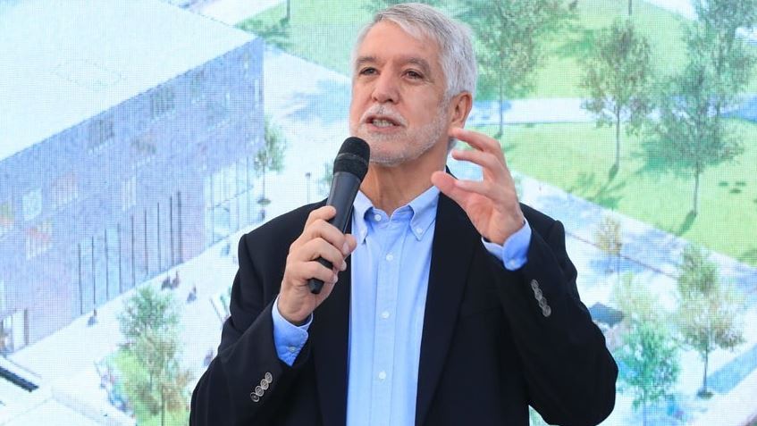 Photo of Enrique Peñalosa se lanza como candidato a la Presidencia