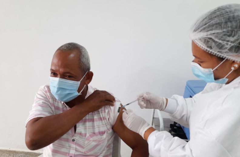 Photo of Docentes de Buenavista ya se están vacunando contra el Covid-19