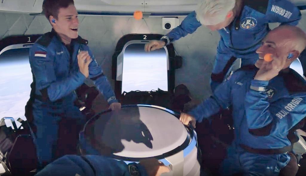 Photo of Jeff Bezos: así fue el viaje de 11 minutos al espacio del multimillonario