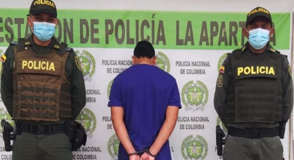 Photo of Un hombre fue capturado por golpear a una mujer en un motel de La Apartada