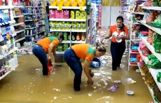 Photo of Pasaje peatonal de Montelíbano no pasó la prueba de las fuertes lluvias