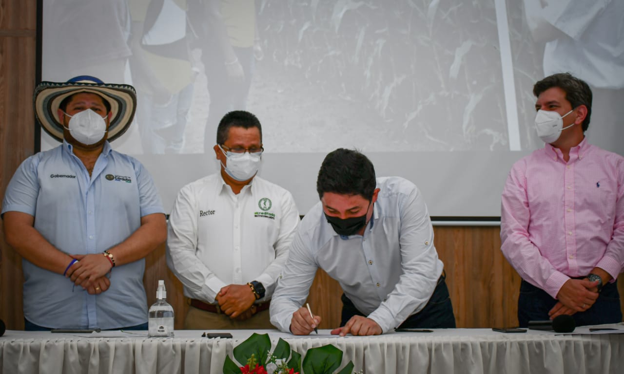 Photo of Más de 21 mil estudiantes cordobeses se beneficiarán con el acuerdo de Matrícula Cero