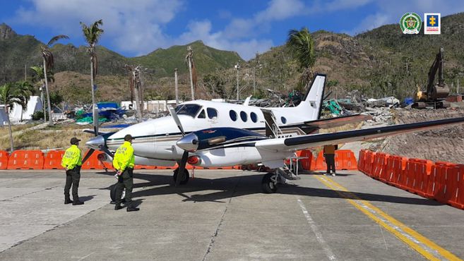 Photo of Dos Policías habrían cargado la cocaina en la avioneta ligada al esposo de Alejandra Azcárate