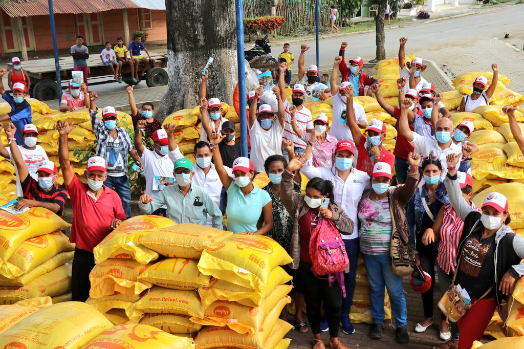 Photo of Gobernación de Córdoba entrega unidades productivas a campesinos de Lorica y Cotorra
