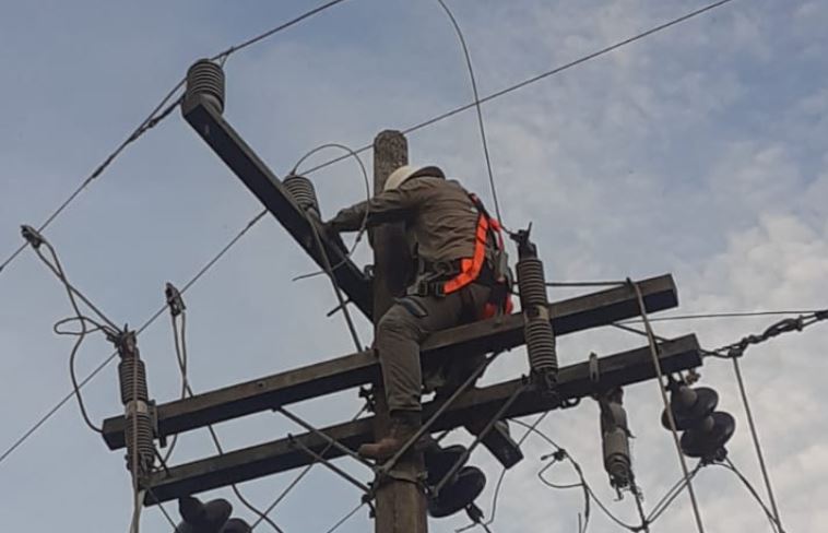 Photo of Afinia renovará redes en Montelíbano. No habrá luz este viernes en 22 sectores