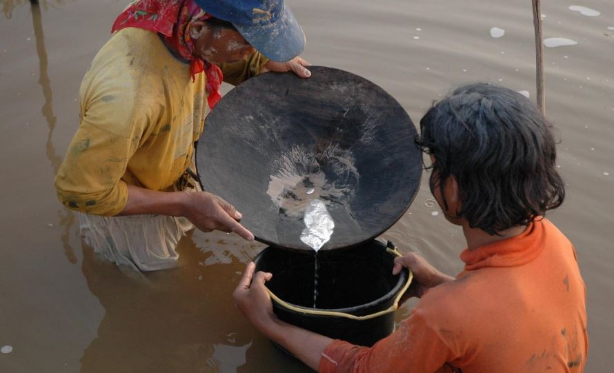 Photo of MinEnergía y DNP lanzan Proyecto Tipo de “Minería a lo Legal” para pequeños mineros