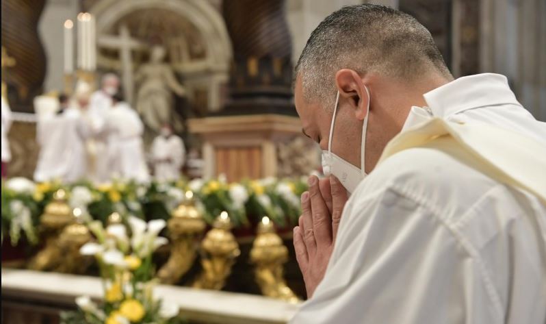 Photo of Sacerdote denunció que le robaron la cartera en plena misa